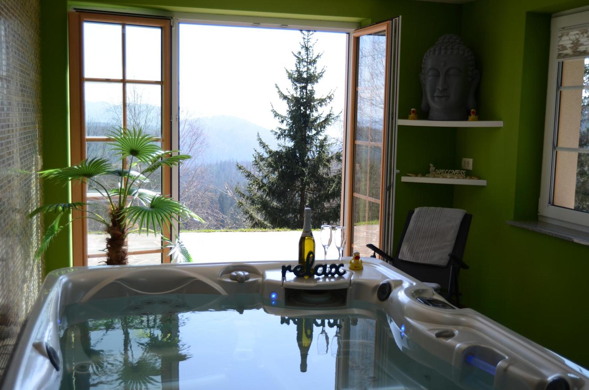 Holiday Home With Hot Tub And Sauna Sabina Rovte Exterior photo