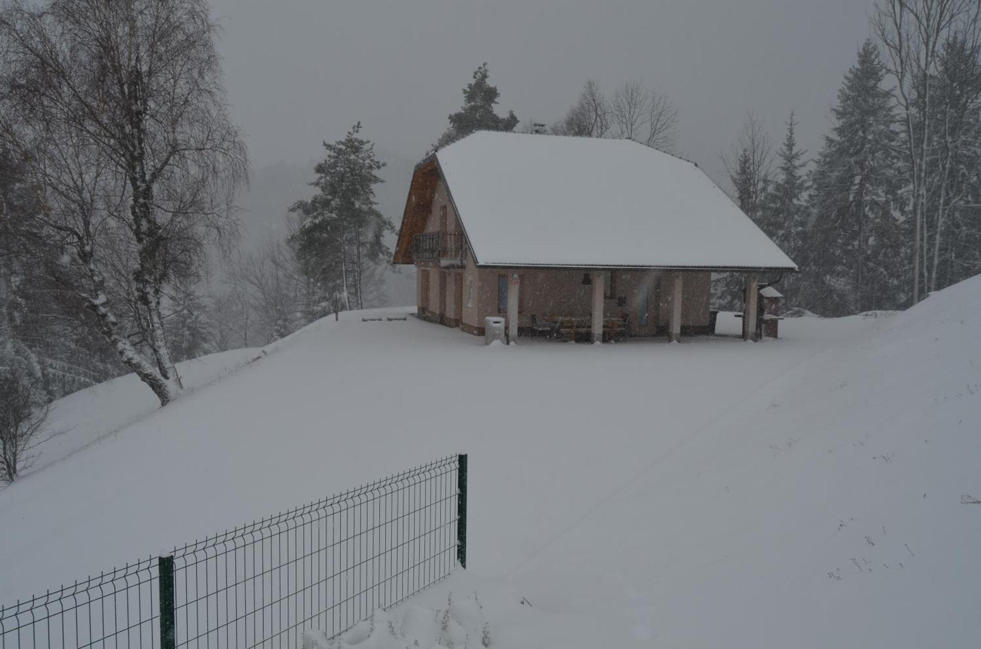 Holiday Home With Hot Tub And Sauna Sabina Rovte Exterior photo